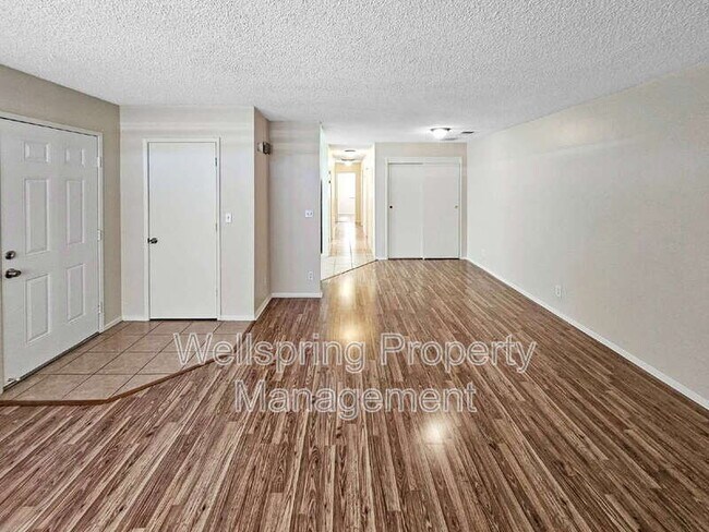 Foto del edificio - 305 S Richmond Rd