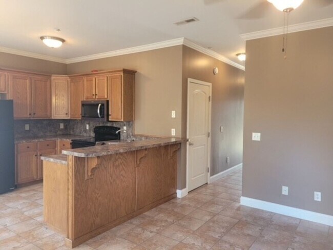 Building Photo - Townhouse for rent in Trussville