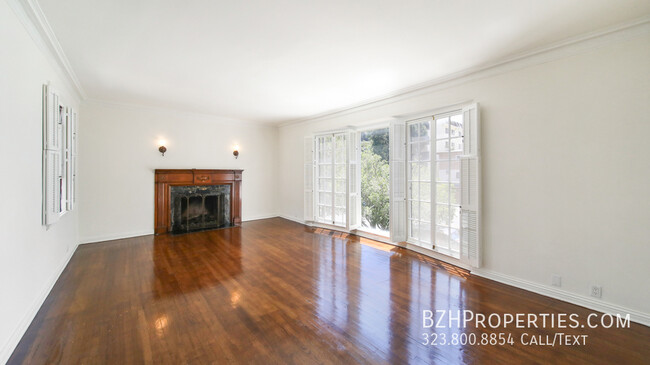 Foto del edificio - Updated 3Bedroom 3Bathroom In Prime Westwood