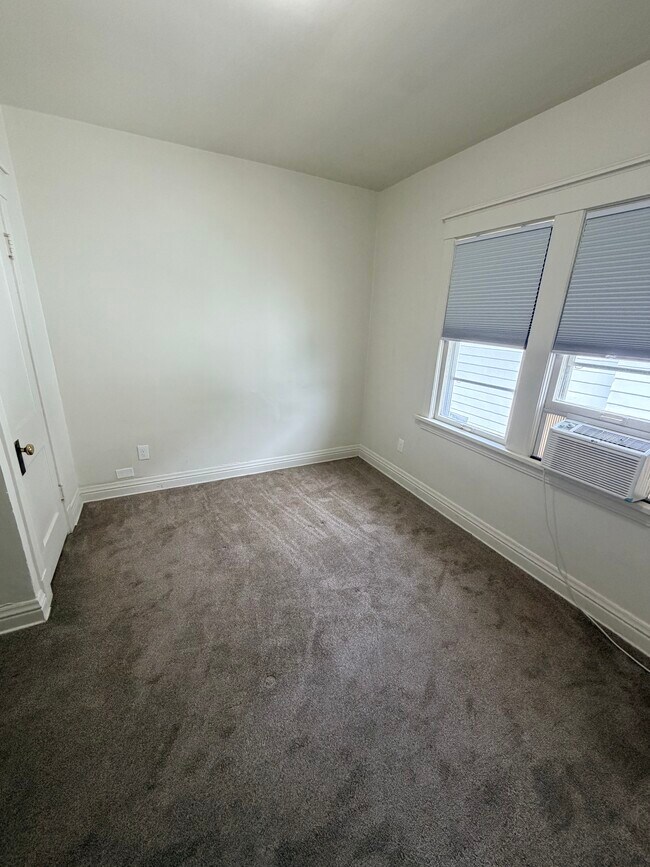 Dormitorio 1 - 2035 Richland Ave