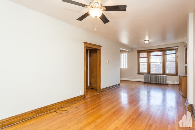 Foto del edificio - 5627 N Glenwood Ave