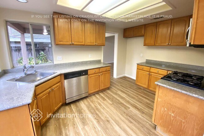 Building Photo - 152 Drake Ct