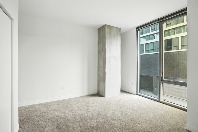 Foto del edificio - 155 Forest Ave