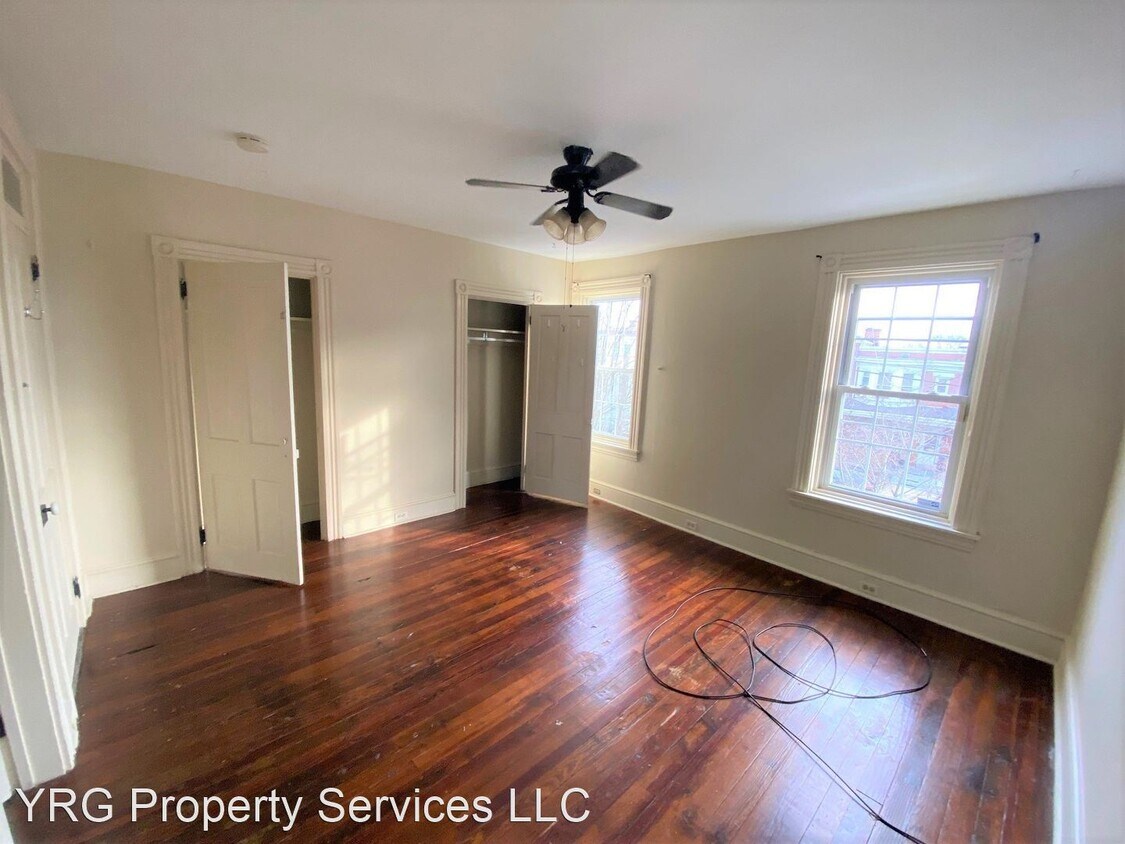 Foto principal - 5 br, 1 bath House - 582 North Plum Street