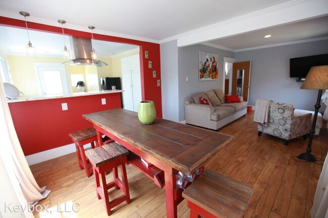 Foto del edificio - 1 br, 1 bath House - 1673 South Rimpau