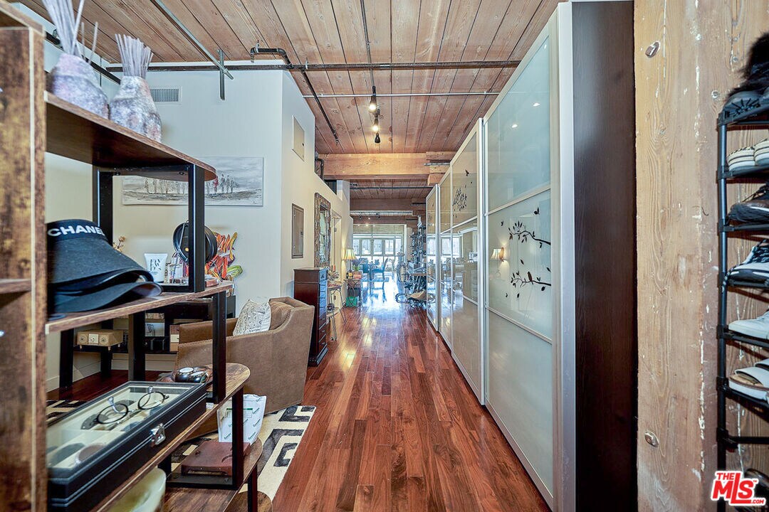 Foto principal - 530 S Hewitt St