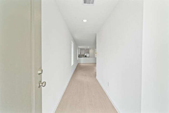 Building Photo - 6831 Lilac Vine Ln