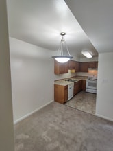 Building Photo - 600 Reusens Rd