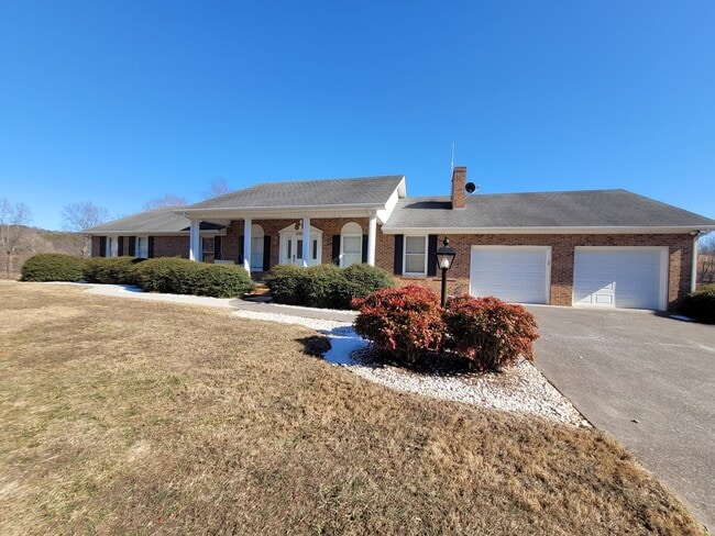 Foto del edificio - Nice Brick Home in Mount Airy