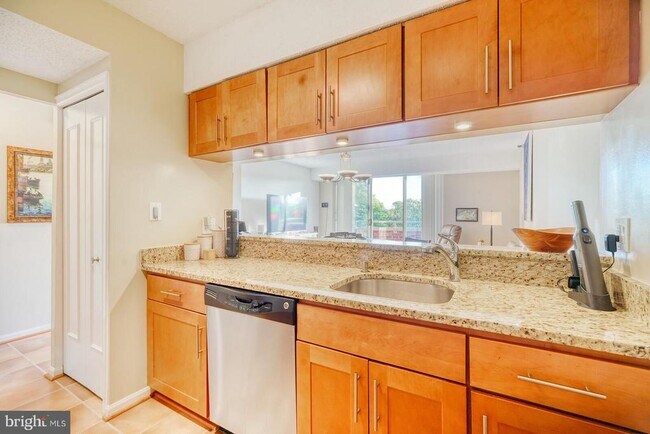 Building Photo - 5802 Nicholson Ln