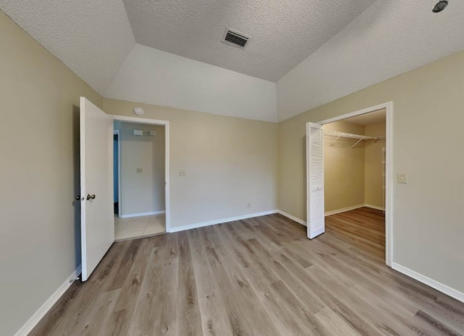 Foto del edificio - 9914 Cross Pine Ct