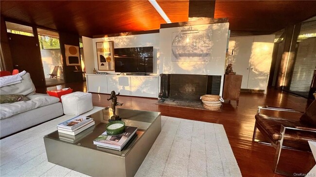 Foto del edificio - 90 Kirby Ln