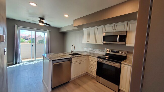 kitchen to nook - 5317 Solar Ridge Dr