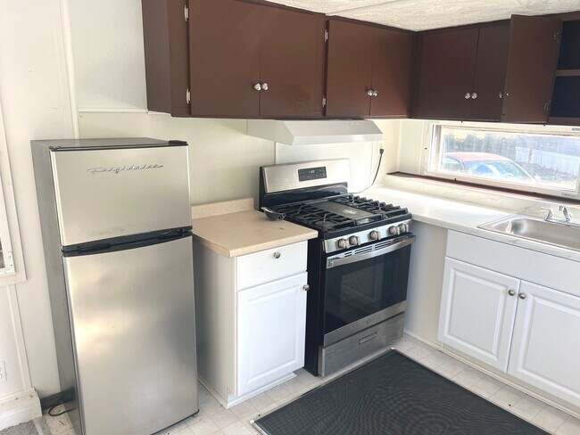 Foto del edificio - Two Bedroom Mobile Home