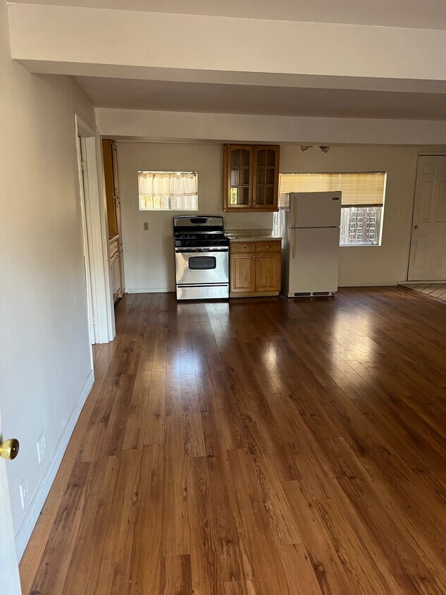 1133 N Genesee Ave, West Hollywood, CA 90046 1133 N Genesee Ave West