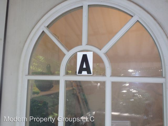 Foto del edificio - 703 Hickman Ave