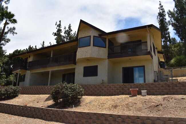 Foto del edificio - Mt Helix 4 bedroom 3.5 bath