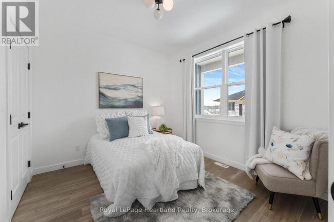 Building Photo - 16 Silver Crk Rd