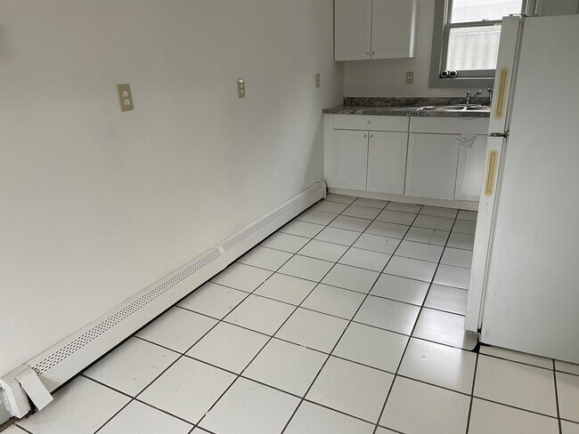Kitchen - 121 2nd St