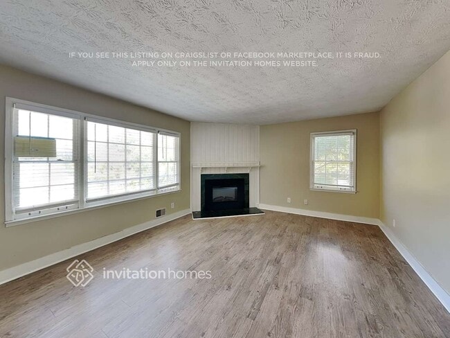 Foto del edificio - 215 Simpson Dr NE