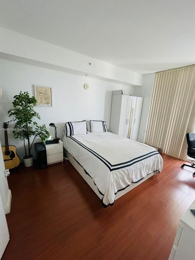 Foto del edificio - 3180 SW 22nd Terrace