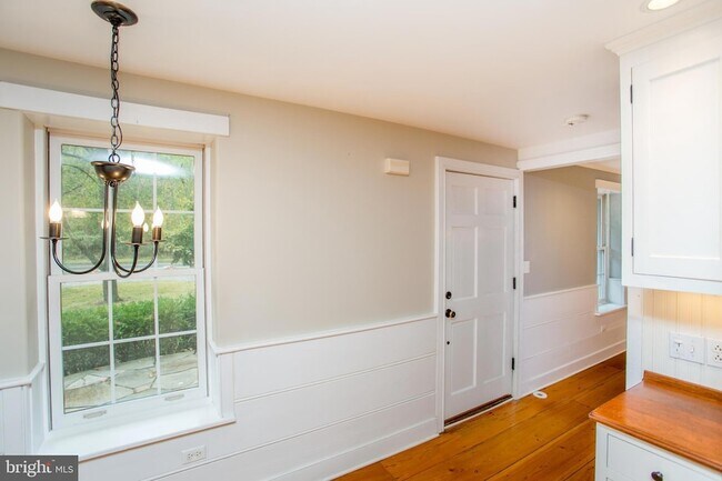 Building Photo - 2170 Daniel Bray Hwy