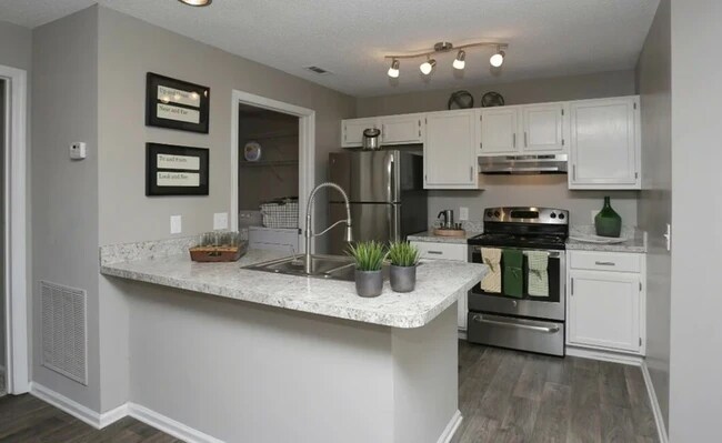 Foto del edificio - 526 Caledon Ct