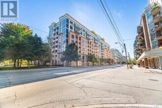 Building Photo - 1005 King St W