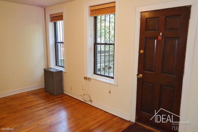 Building Photo - 382 9th St