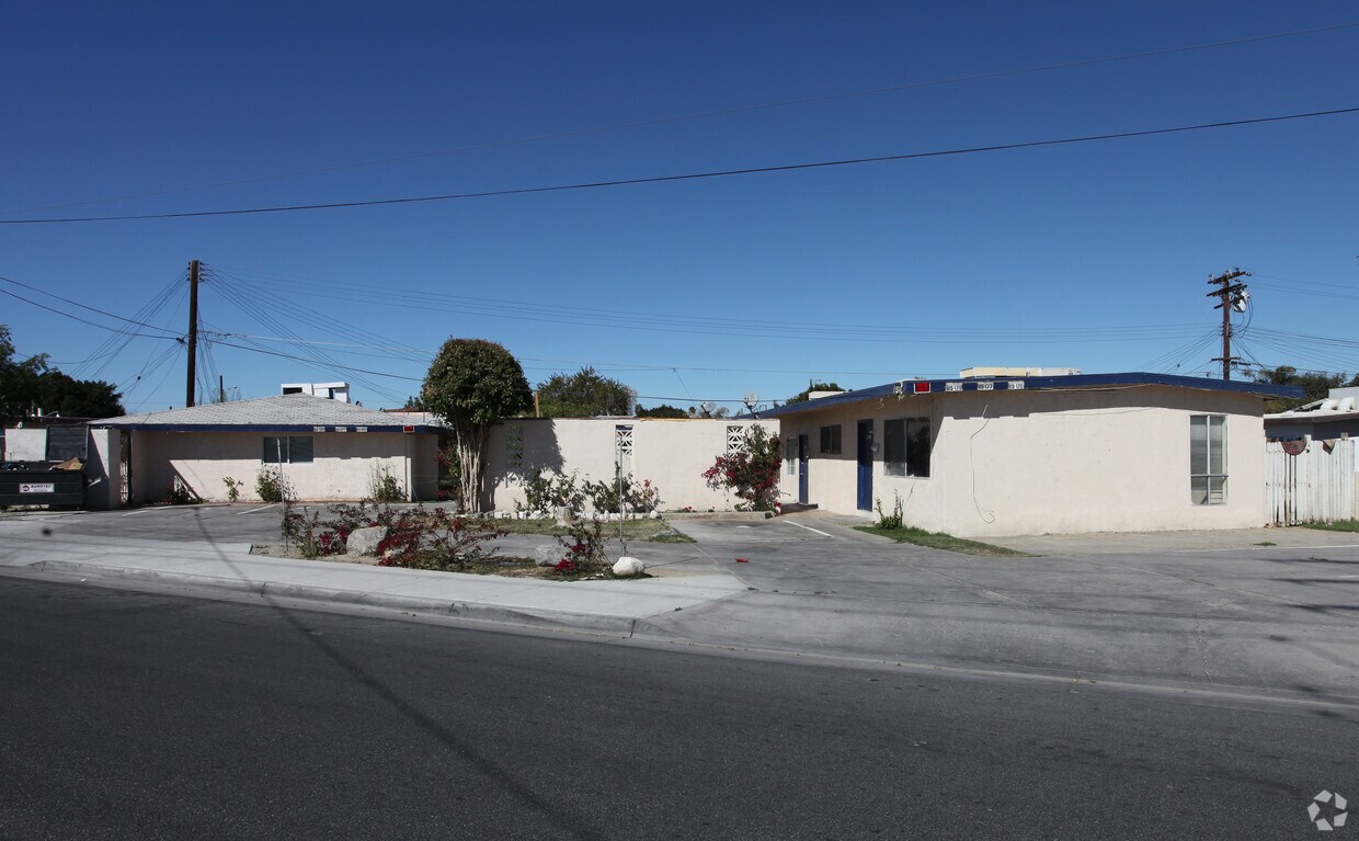 Primary Photo - 85169-85171 Bagdad Ave