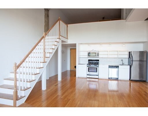 Building Photo - 156 Porter St