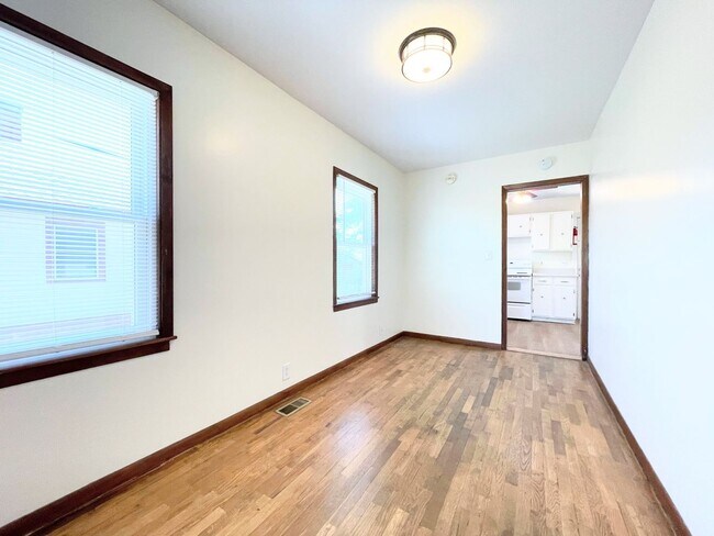Foto del edificio - 2 Bedroom Home With Fenced in Yard