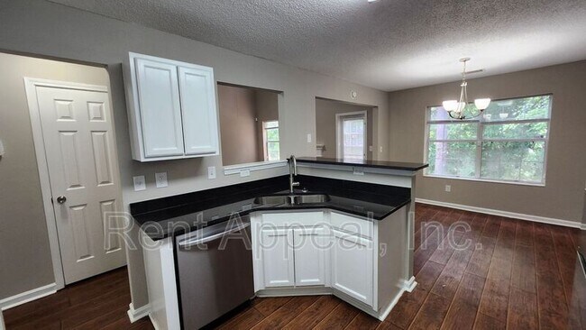 Foto del edificio - 601 Hillandale Park Dr