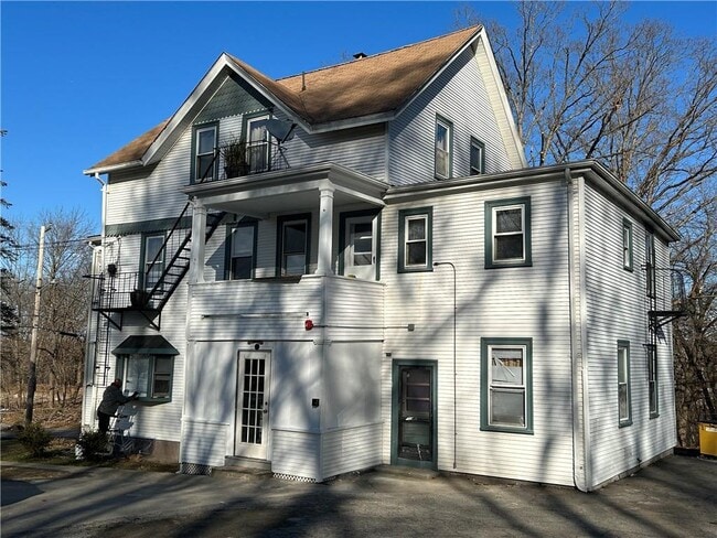 Building Photo - 907 Bernon St