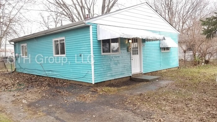 Primary Photo - 3072 Huntington Dr