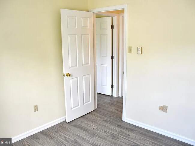 Foto del edificio - 211 Halsey Ave