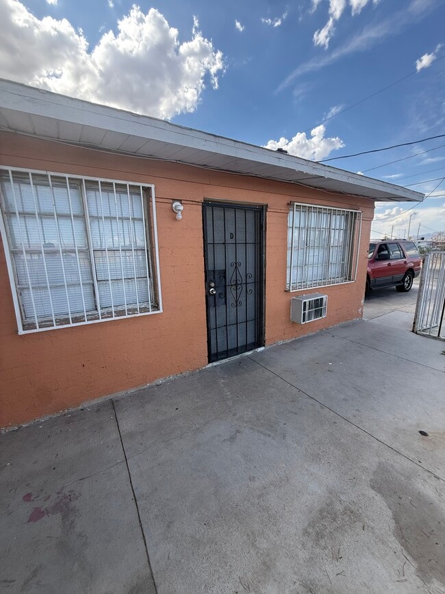 Building Photo - 708 Jackson Ave