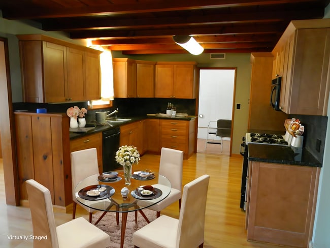 Photo - 1202 E Everett Pl House