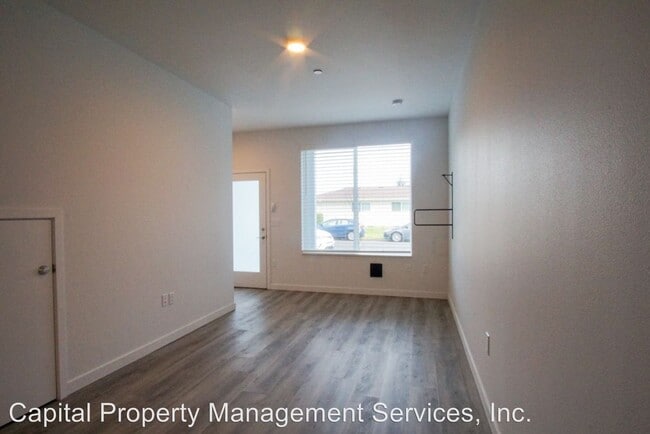 Building Photo - 7025-7045 N Mohawk Ave
