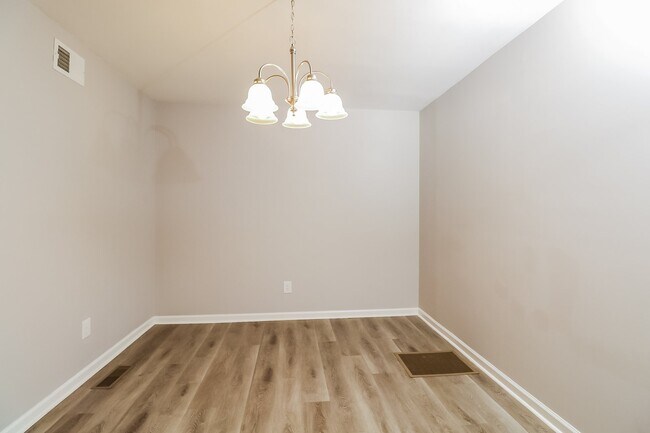 Foto del edificio - 1722 Overhill Rd