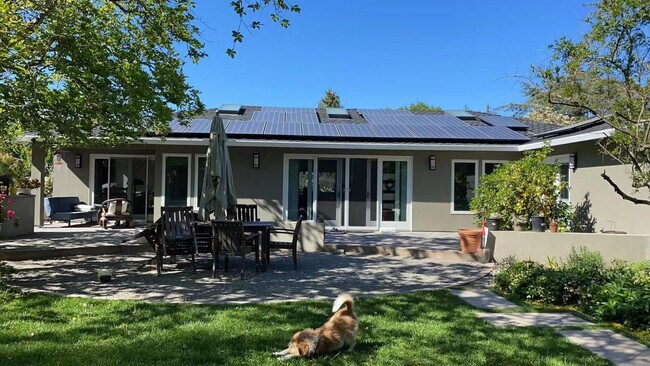 Building Photo - 125 Lockhart Ln