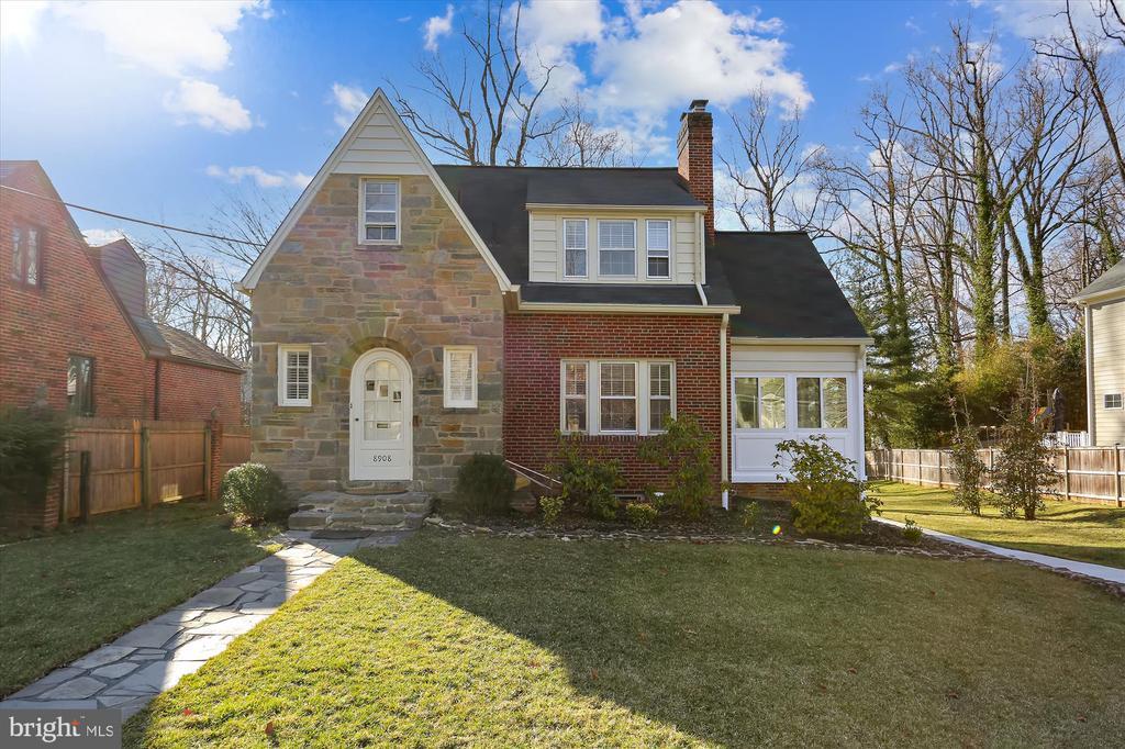 Foto principal - 8908 Grant St