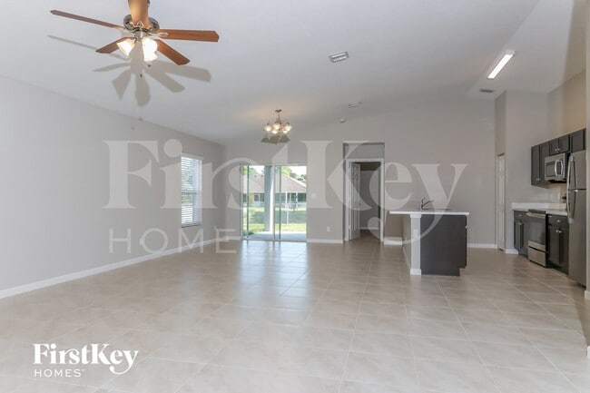 Foto del edificio - 4349 SW Gagnon Rd