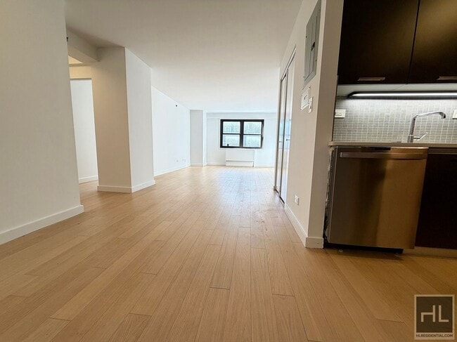 Building Photo - East 39th Street