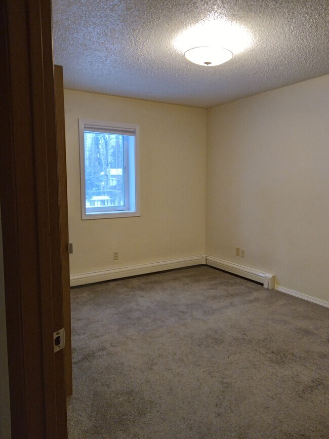 Foto del edificio - 613 E 8th Ave