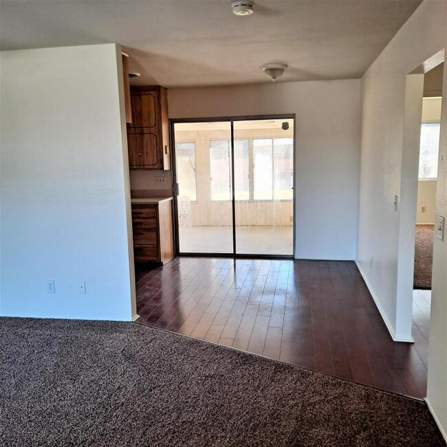 Building Photo - 878 Coral Ave
