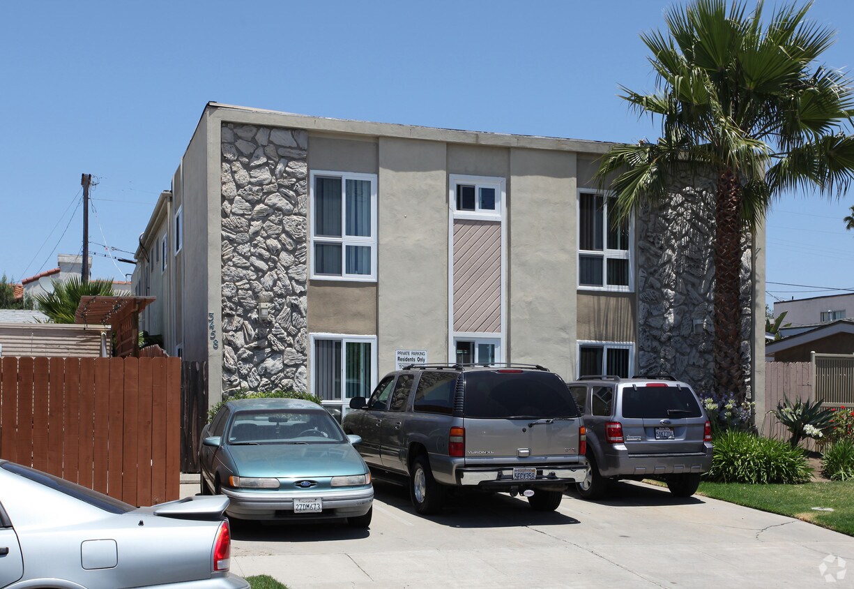 Primary Photo - 3458 Monroe Ave