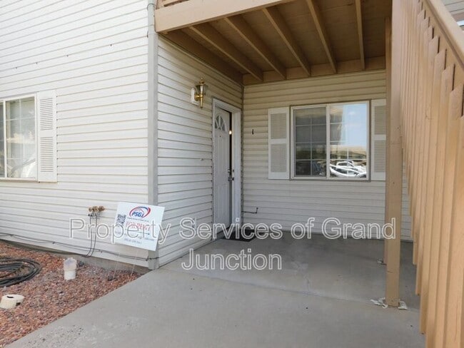Building Photo - 1157 E Carolina Ave