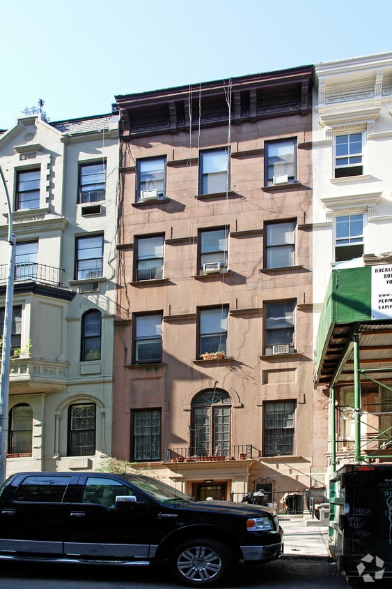 Building Photo - 28 W 85th St
