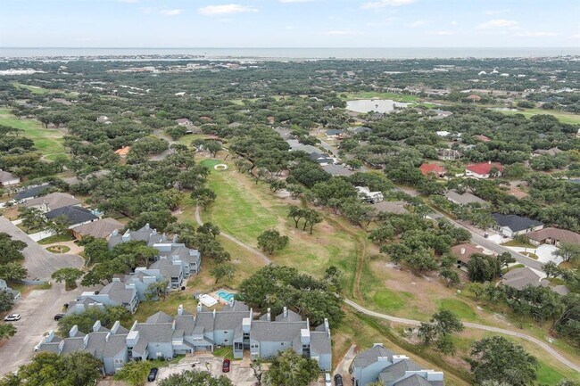 Foto del edificio - 209 Forrest Hills St